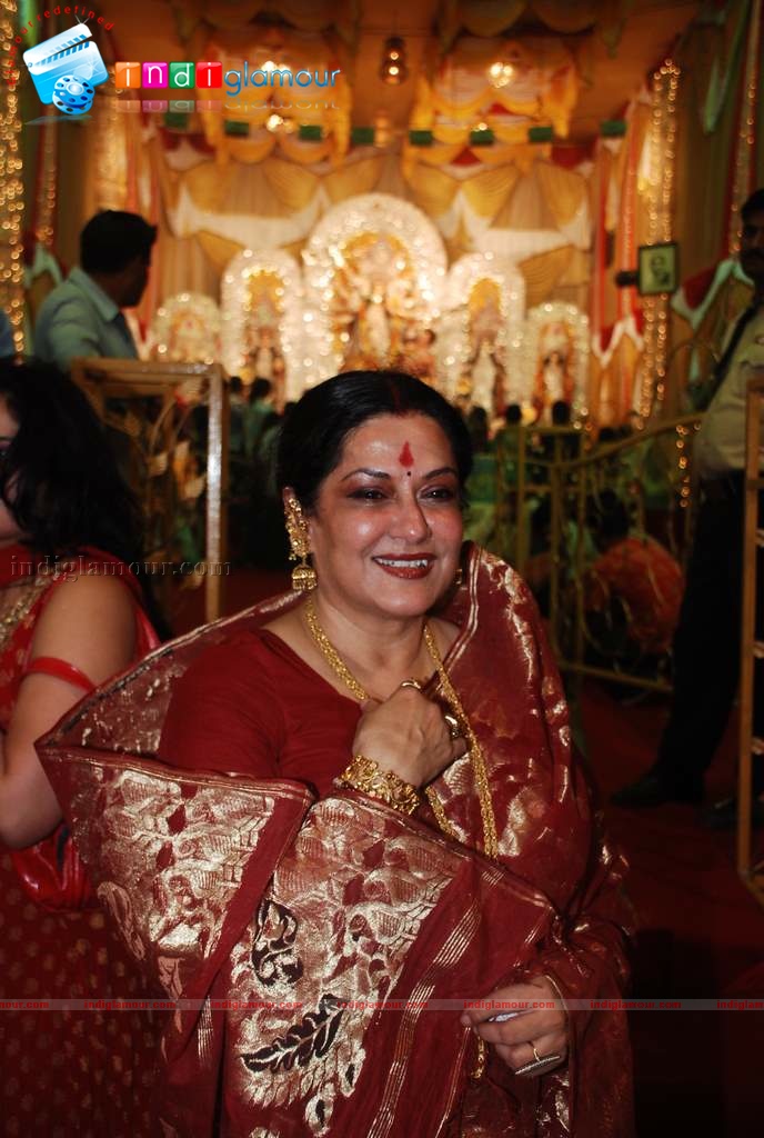 Shaan, Moushmi Chaterjee,Rupa Ganguly at Durga pooja Event hd photo